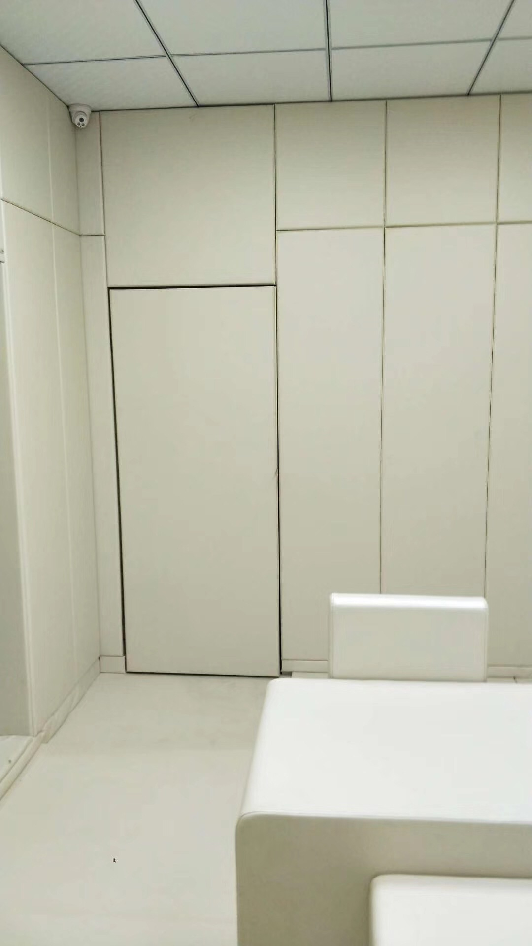 審訊室防撞軟包確保辦公順利，一些細節(jié)別遺漏